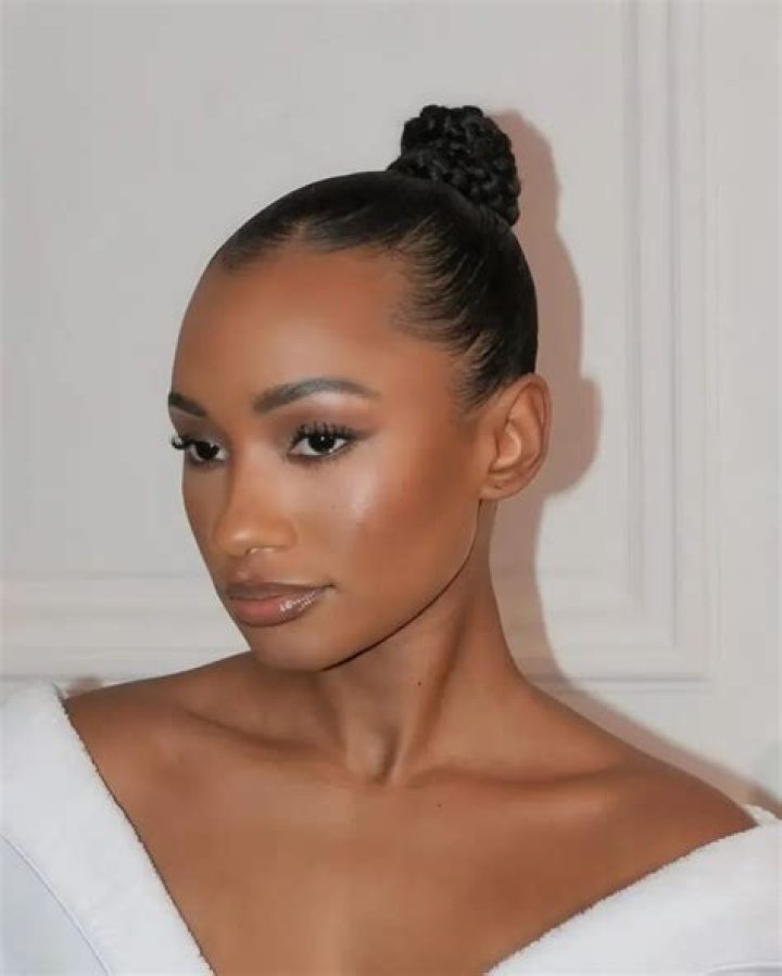 Sleek & Stylish Slick Locks: Effortless Styles